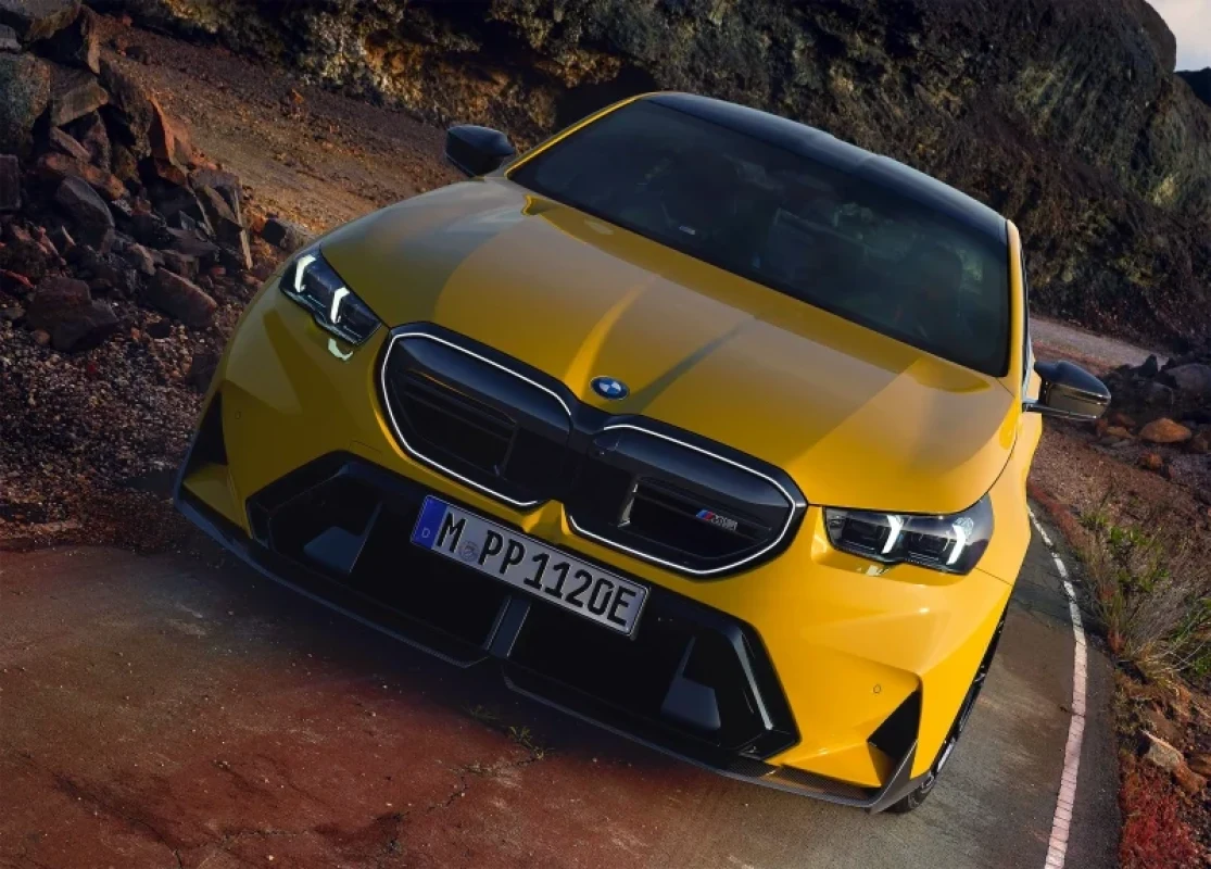 BMW M5 G90 2025: Eleganță Personalizată și Performanță la Superlativ cu M Performance Parts