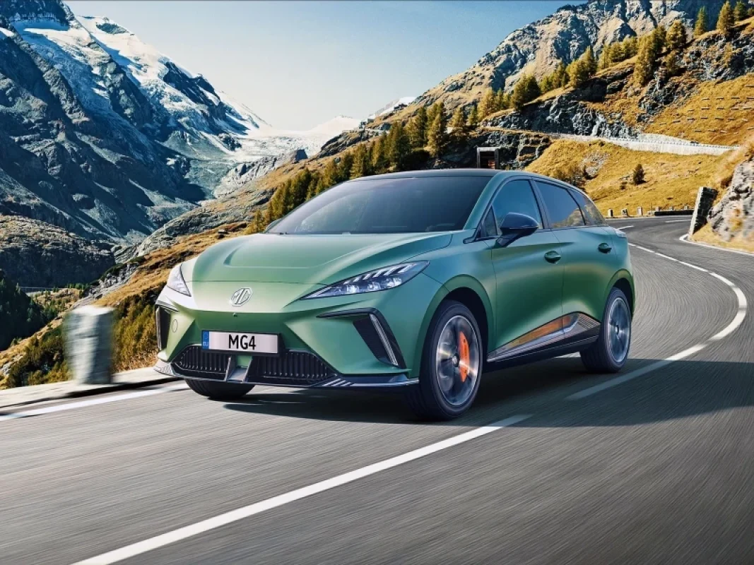 MG4 XPower este un hot hatch electric impresionant