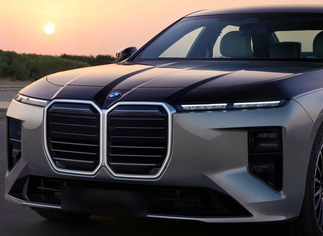 BMW a dat startul producției noului Seria 7 2027 G70 facelift la Dingolfing. Cât costă limuzina în România