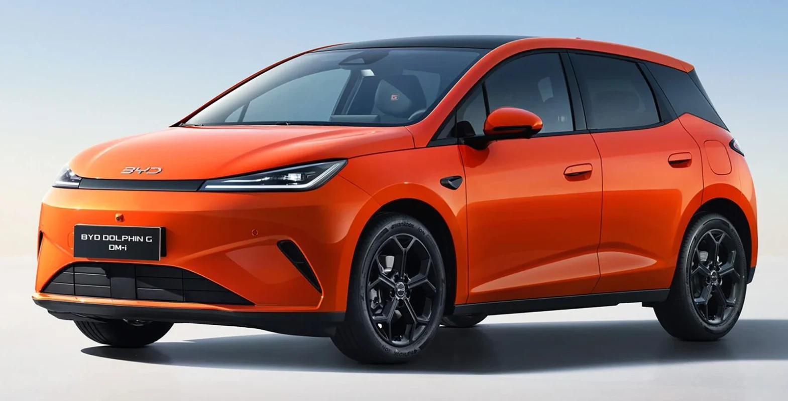 Noul BYD Dolphin G DM-i PHEV debutează în România cu un preț promoțional de 21.990 de euro