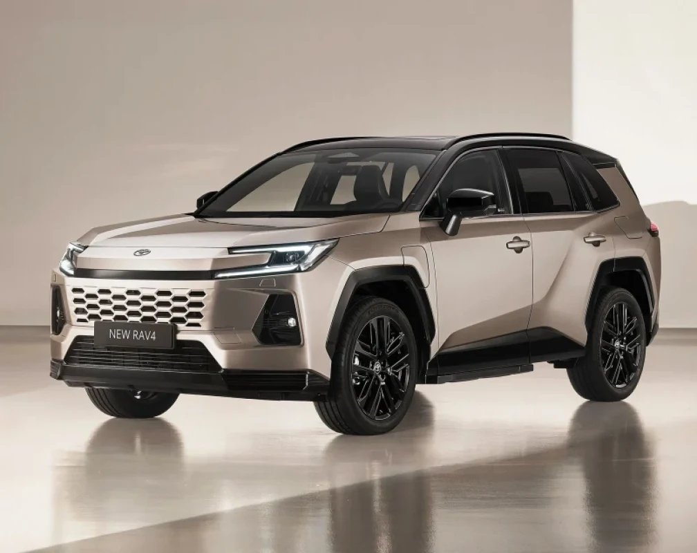 Grupul Toyota domină piața europeană: Creșteri masive pentru modelele hibride și electrice în 2025