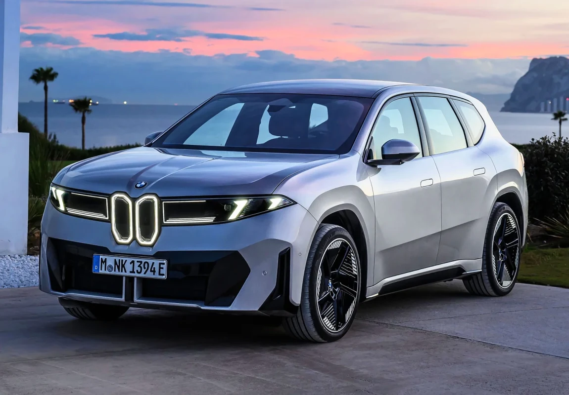 Noul BMW iX3, direct pe primul loc: A depășit borna de 10.000 de livrări în Europa. Cum se vinde și cât costă Mașina Anului în România