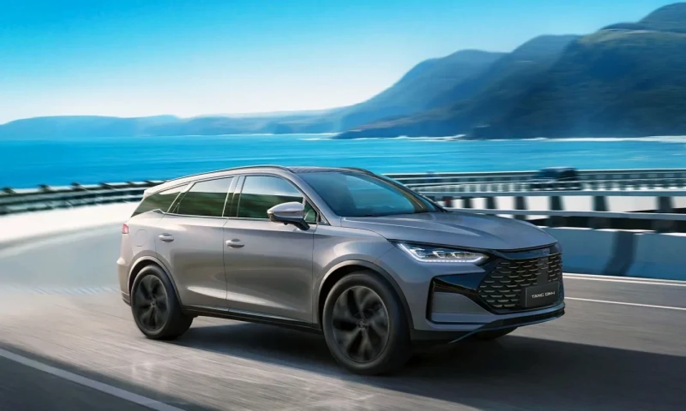 BYD își consolidează avansul spre titlul de cel mai mare producător de mașini electrice