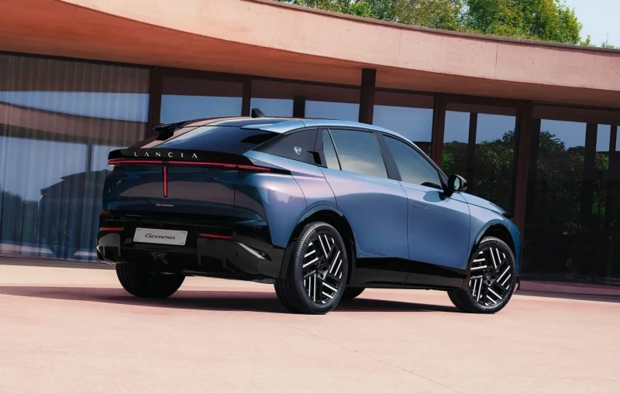 Lancia Gamma revine după 42 de ani: Crossover premium cu motoare hibride și electrice de până la 375 CP