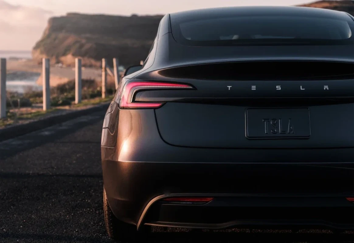 Tesla coboară preţul: Model 3 cu echiparea Standard intră pe piața românească cu 36990 euro